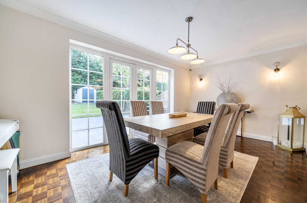 1361349-4-68e52b4...