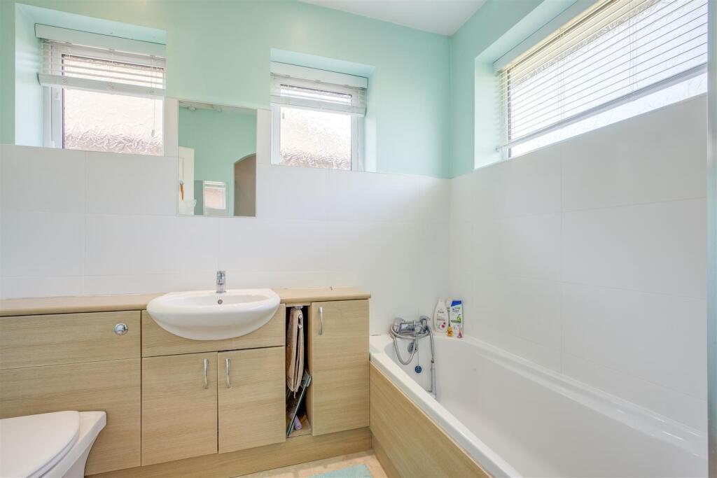 20 Totteridge Drive, HP13 6JJ-4.jpg