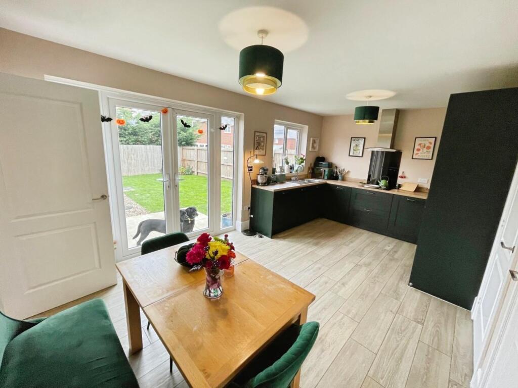 84243633--406F-B47F-7783425AC7D2-35225-000004BDDBC