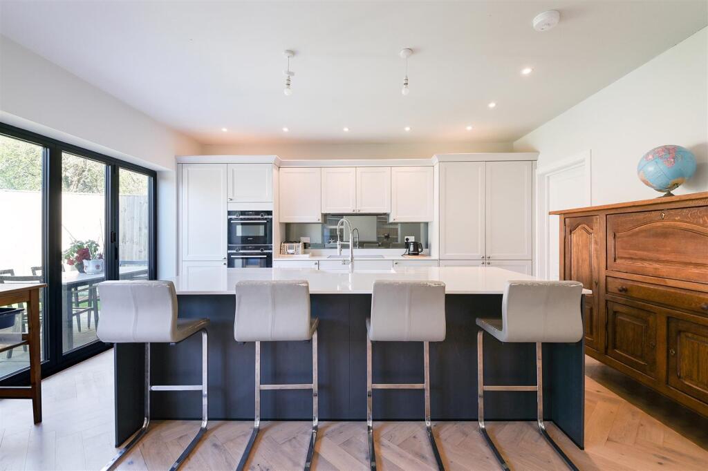 BRUNSWICK CLOSE,6  (14).jpg