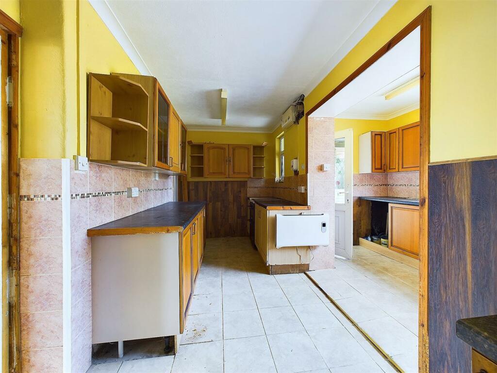 Kitchen Dining Area