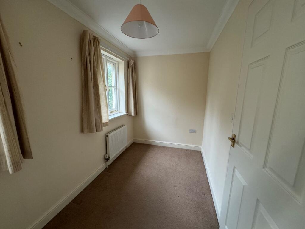 2 Brewery Court, Dawlish - Back bed