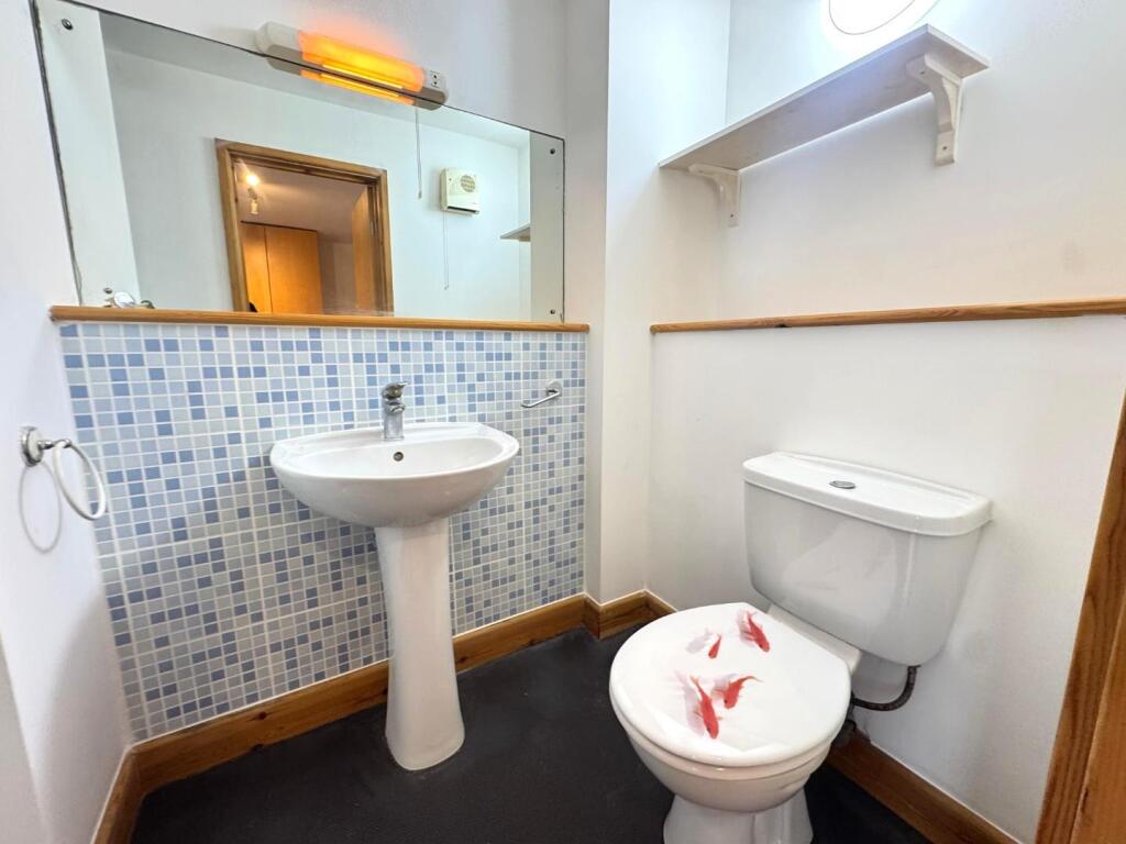 Bathroom.jpeg