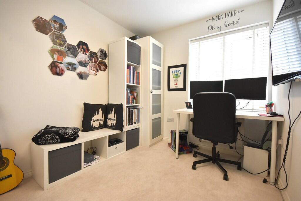 Bedroom 2-min