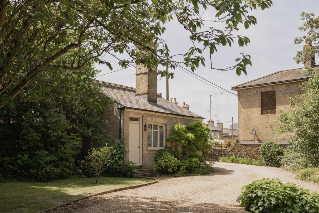 299143 - 58-Laburnhum House, Downham Market-58.jpg