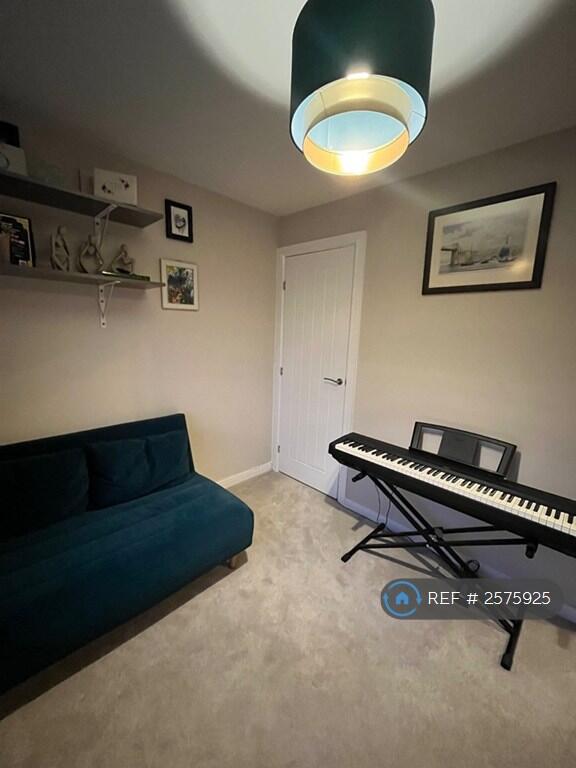 Single Bedroom/Office 