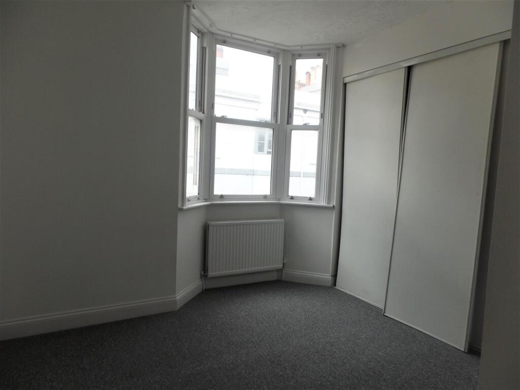 en-suite bedroom.jpg