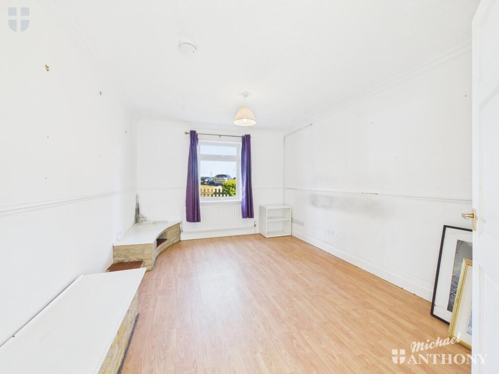 CAM03852G0-PR0213-STILL006