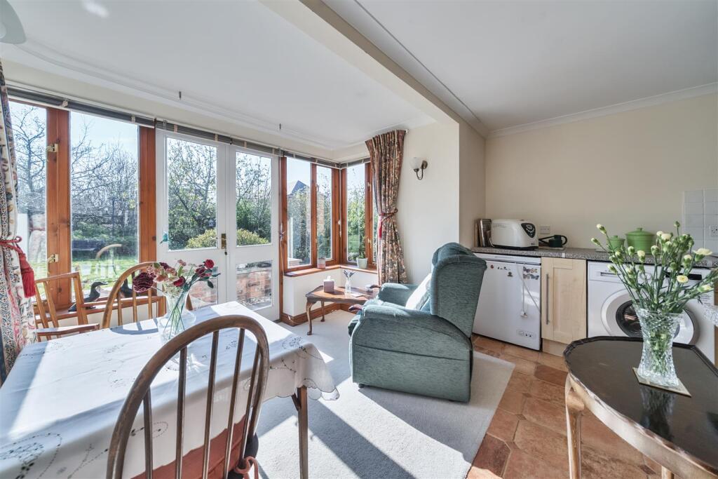 AnnexeKitchen / Sitting Room