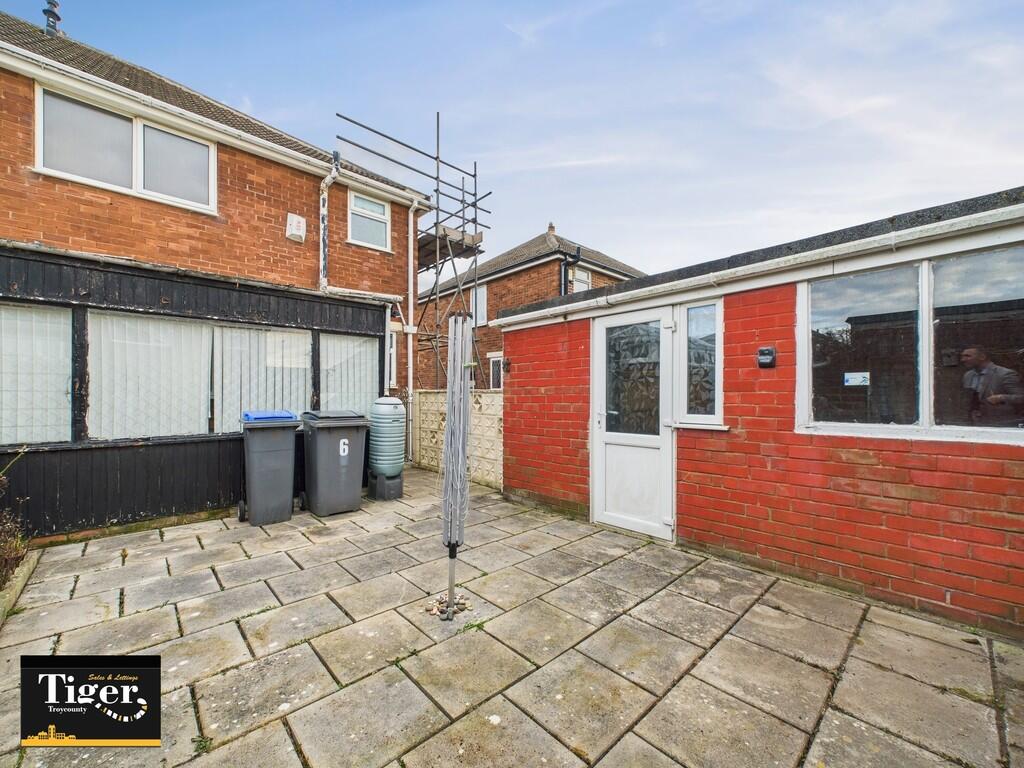 CAM02176G0-PR0516...