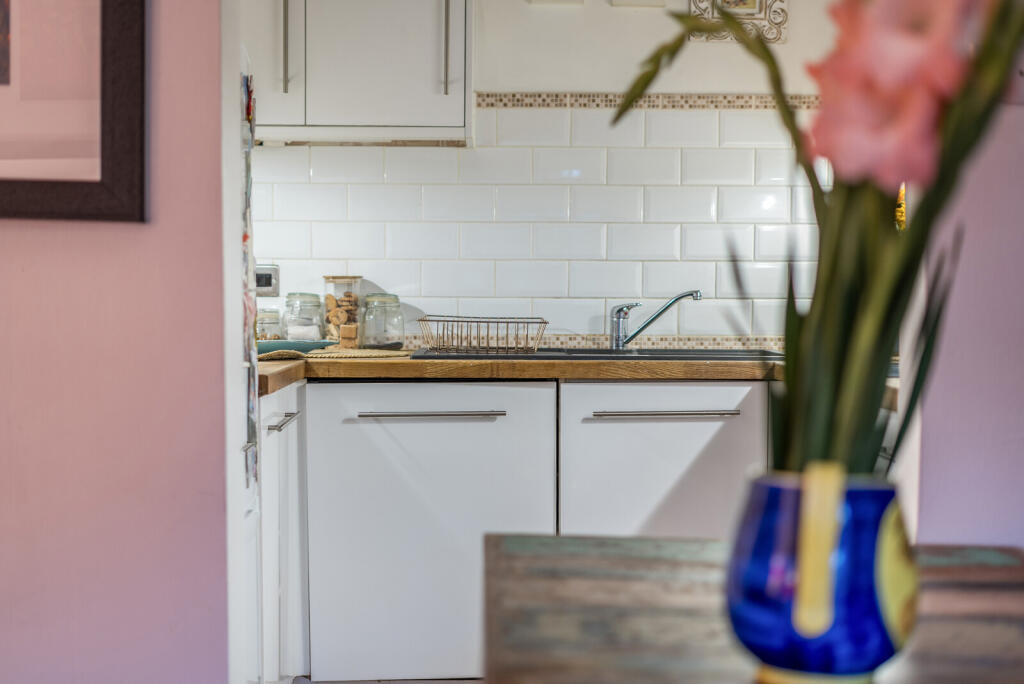 1349793-9-68c1bf1...