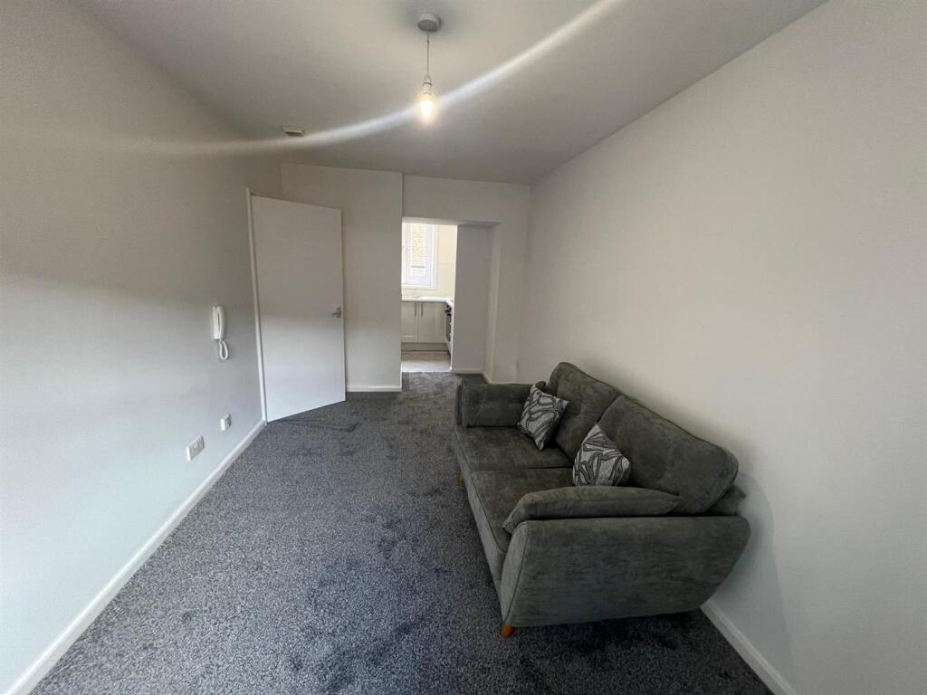 Livingroom .jpg
