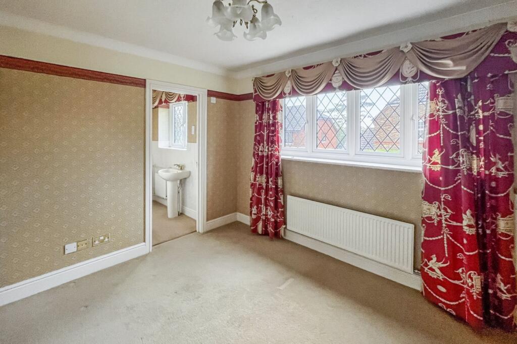 1 Deacon Place, Caterham, Surrey, CR3 5FN