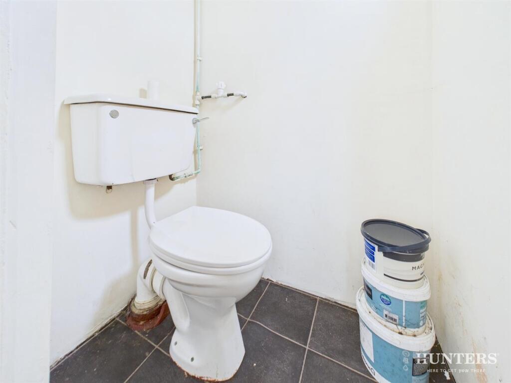 CAM03792G0-PR0200-STILL009.jpg