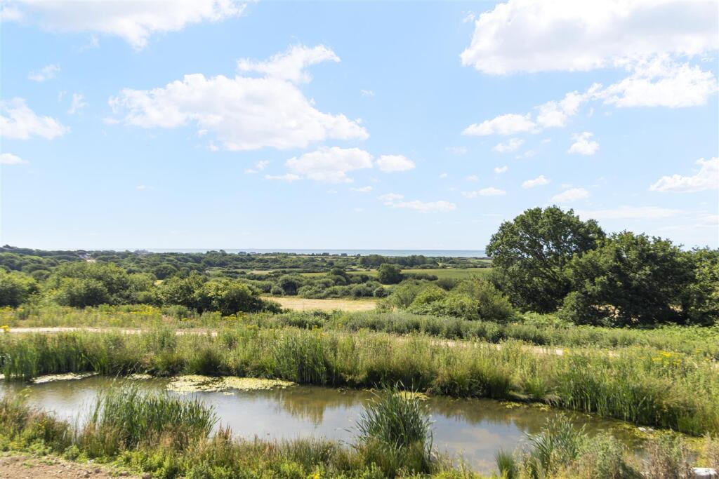 Private Development Pond &amp; Fantastic Rural &amp; Sea V