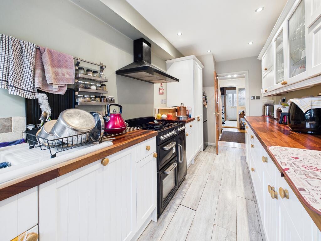 CAM05192G0-PR0167-STILL016