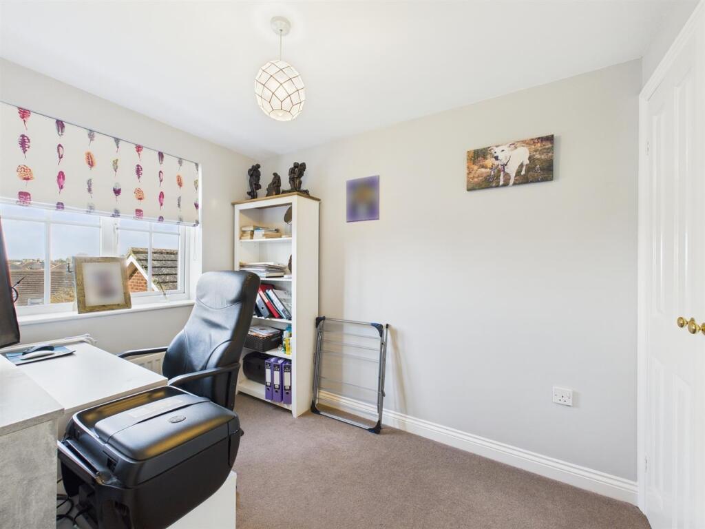 Rear Bedroom / Study