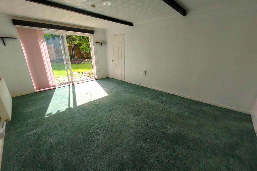 17' Sitting &amp; Dining