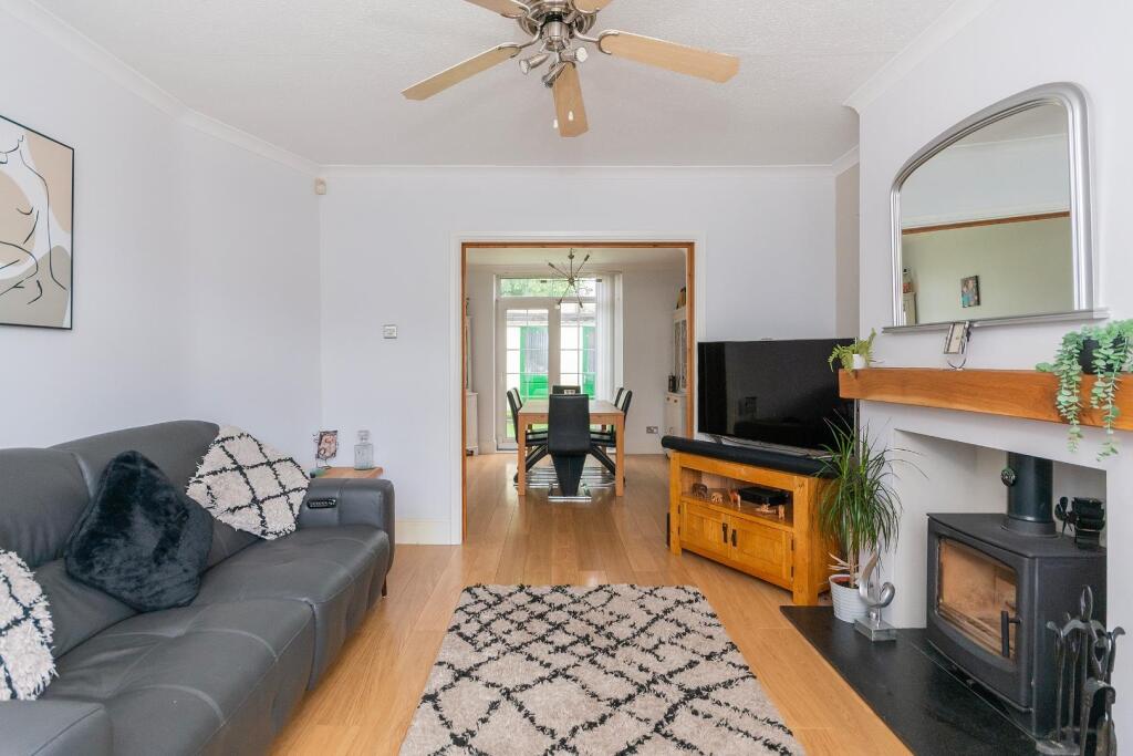 0A2AEE - Living Room C.jpg