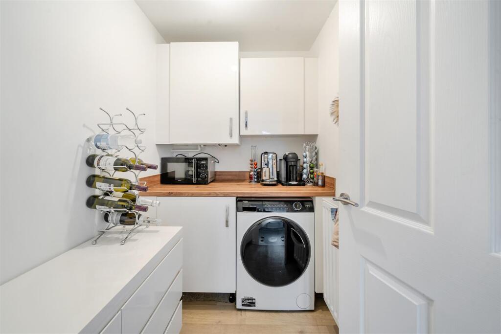 55 Saxon Way, Towcester (14).jpg