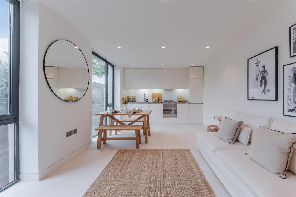 RECEPTION&amp;KITCHEN2.jpg
