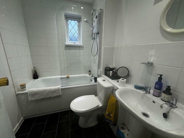 bathroom 119.jpg