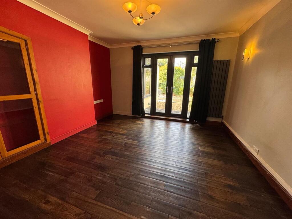 Lounge 2.jpg