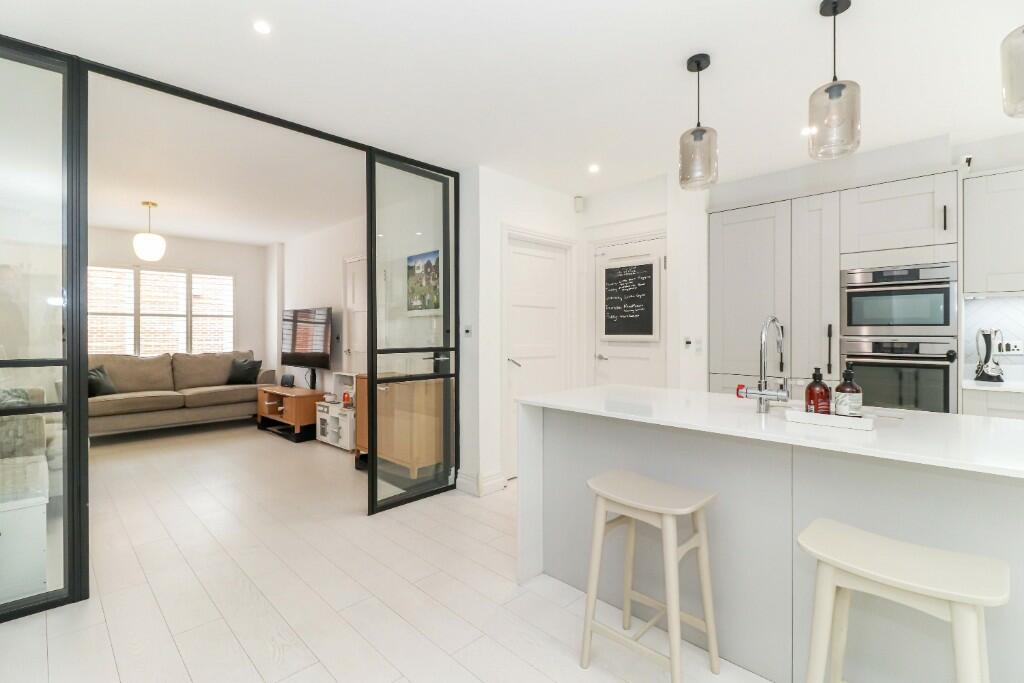 Kitchen/breakfast rm