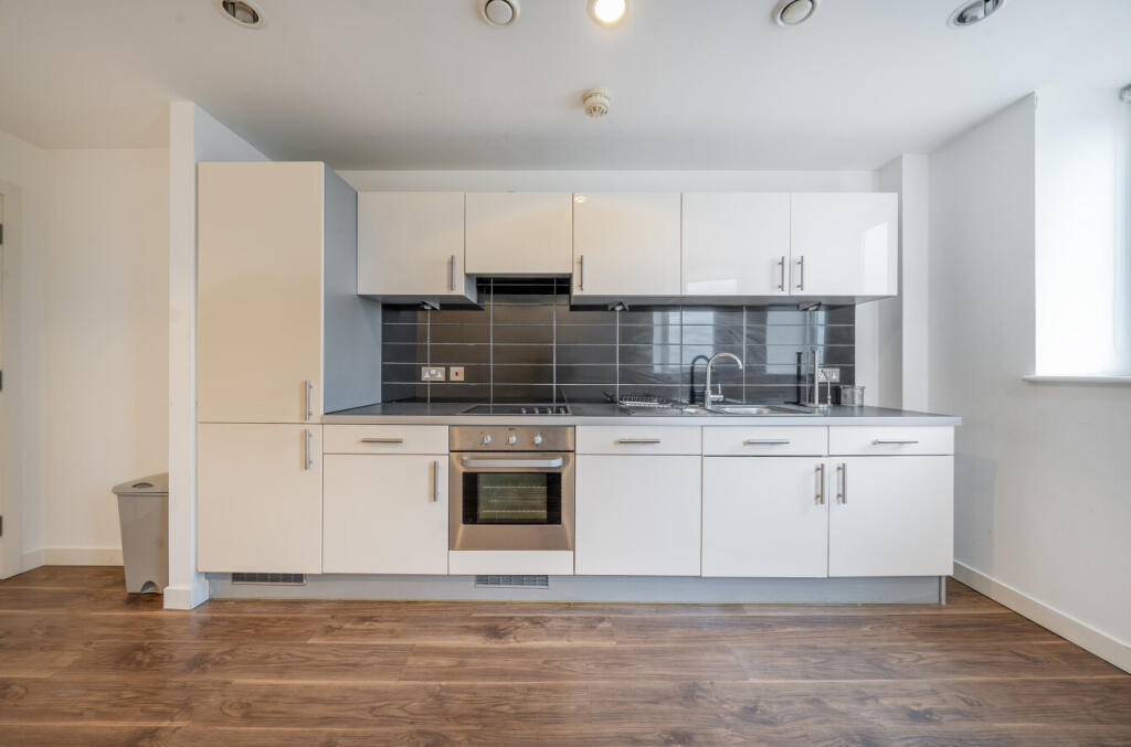 1364394-3-68e8dea...