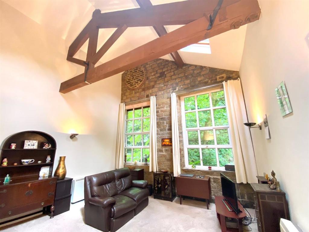 lounge 3.jpg