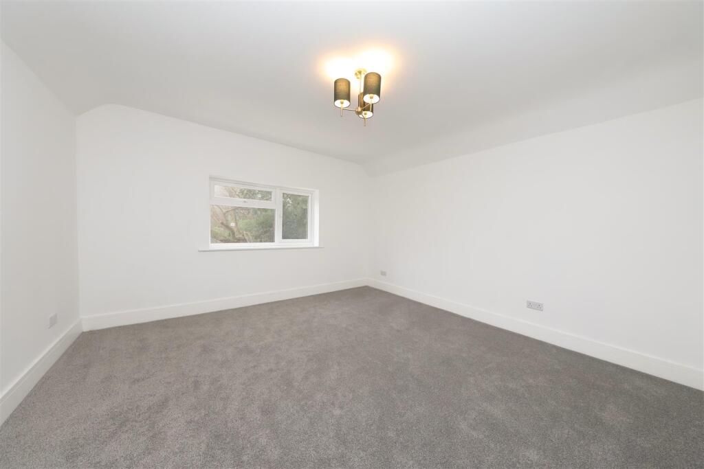 20 Warren Road (6) copy.jpg