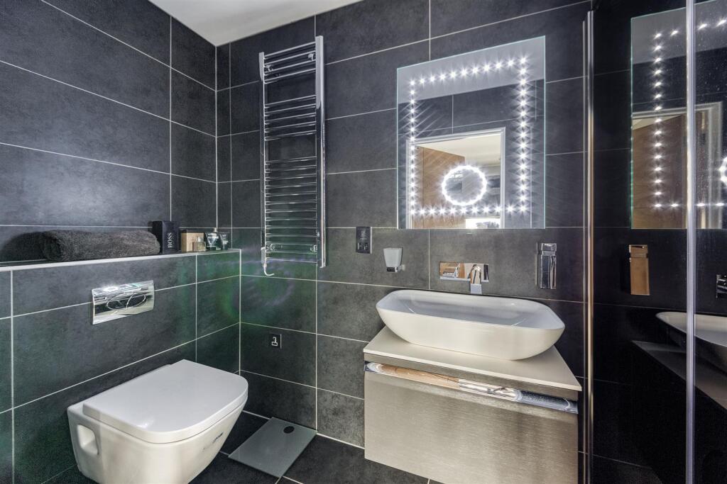 Superbly Appointed Shower Room