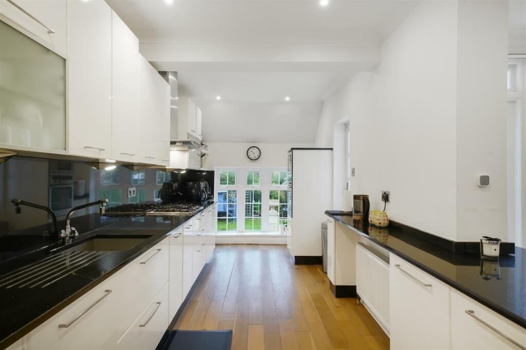 26 Campden Crescent - P44km7tmsncARRiE0UDM.jpg