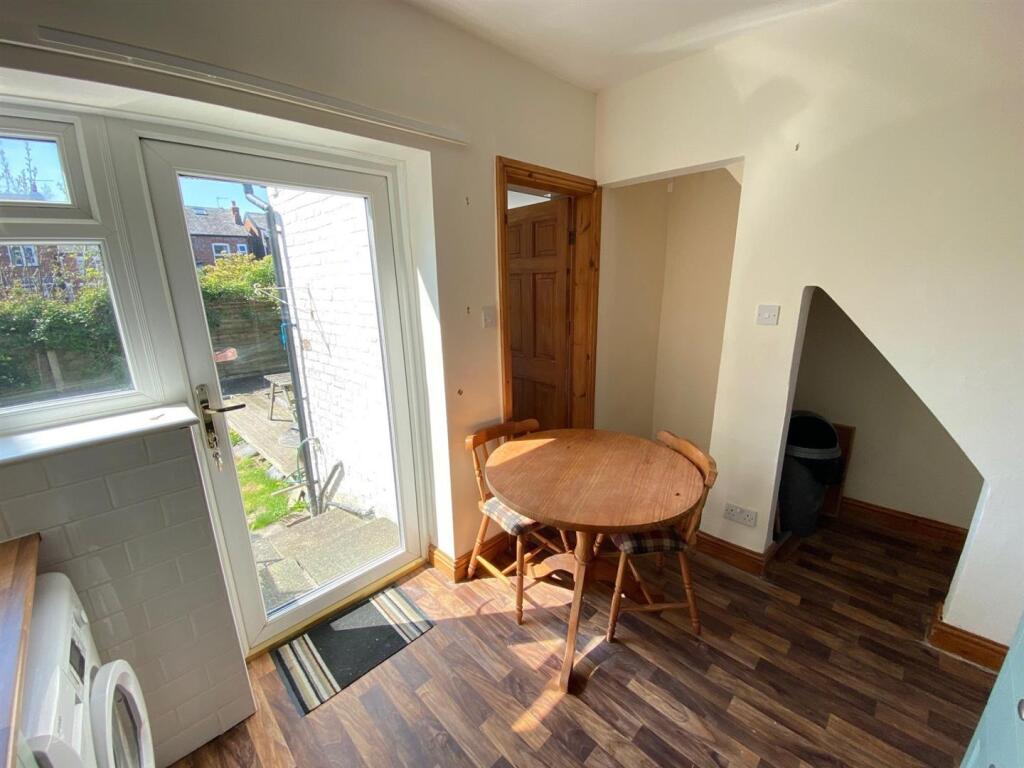 366 Buxton Road Kitchen 2.jpg