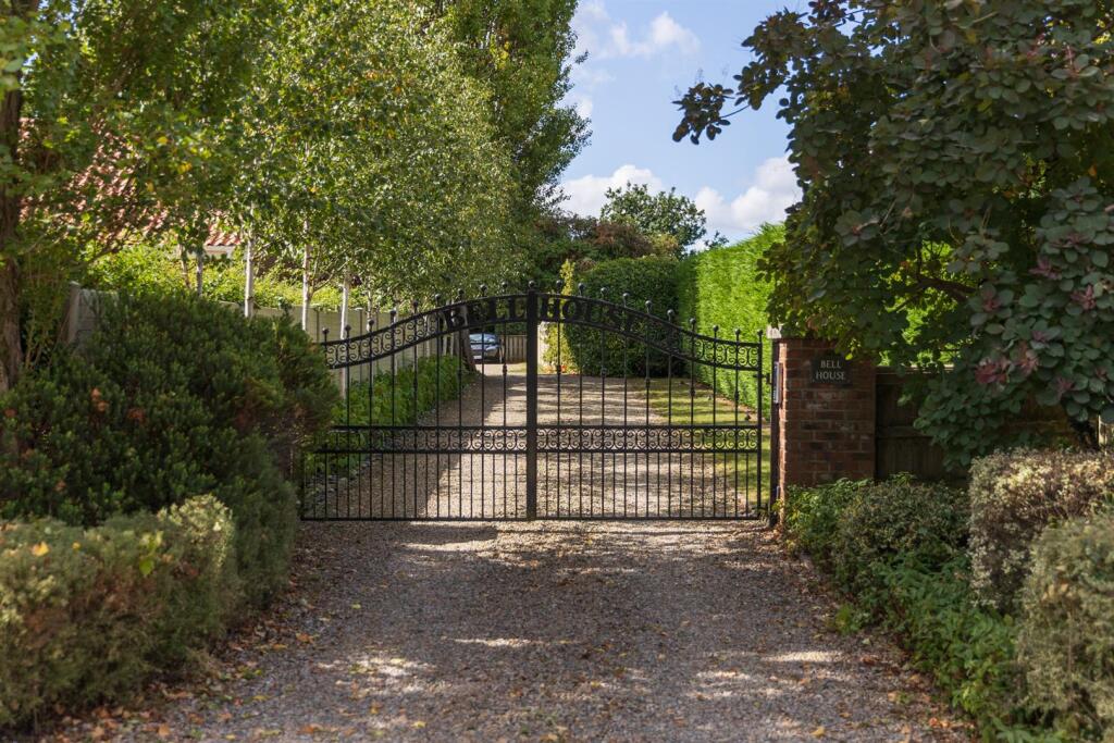 Gated Entrance &amp; Driveway