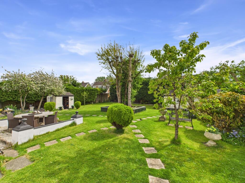 CAM02386G0-PR0125-STILL005