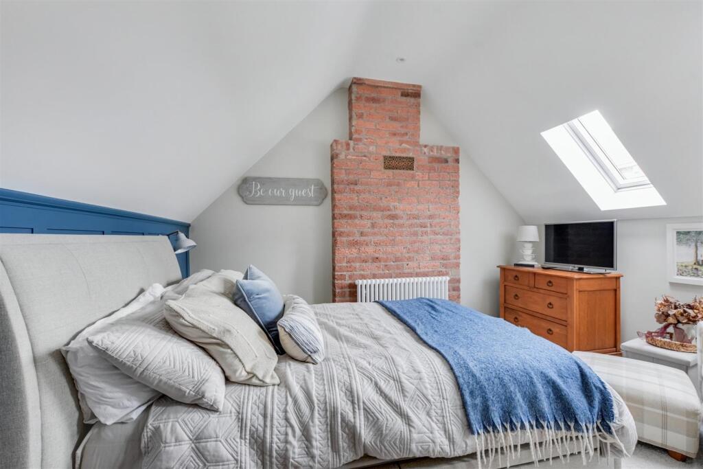 Bedroom 2_1.jpeg