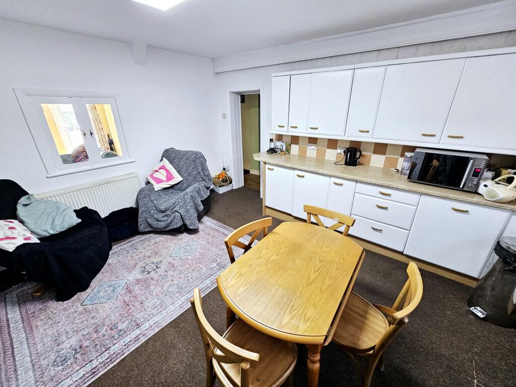 af0884b5-6de8-4ed1-8738-1cf7f2aca3e7