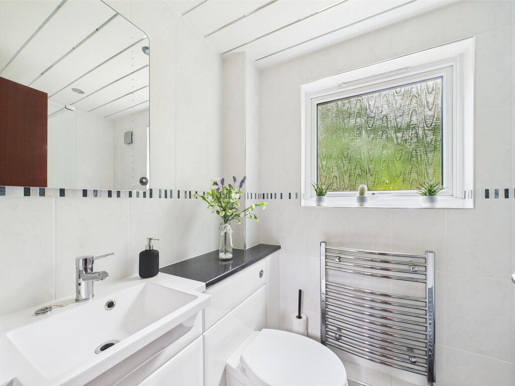 CAM02089G0-PR0483...