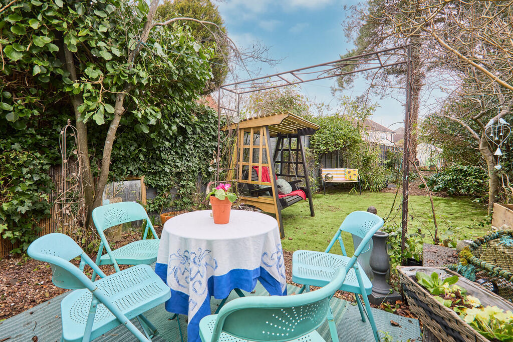 Edward Knight 202...