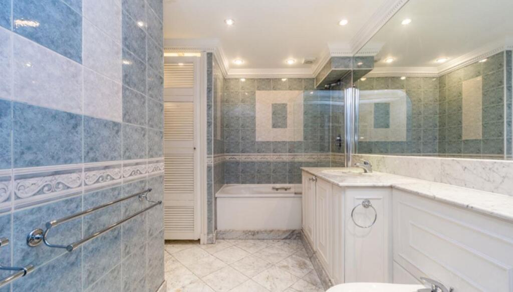 strath4-bathroom-jpg-3