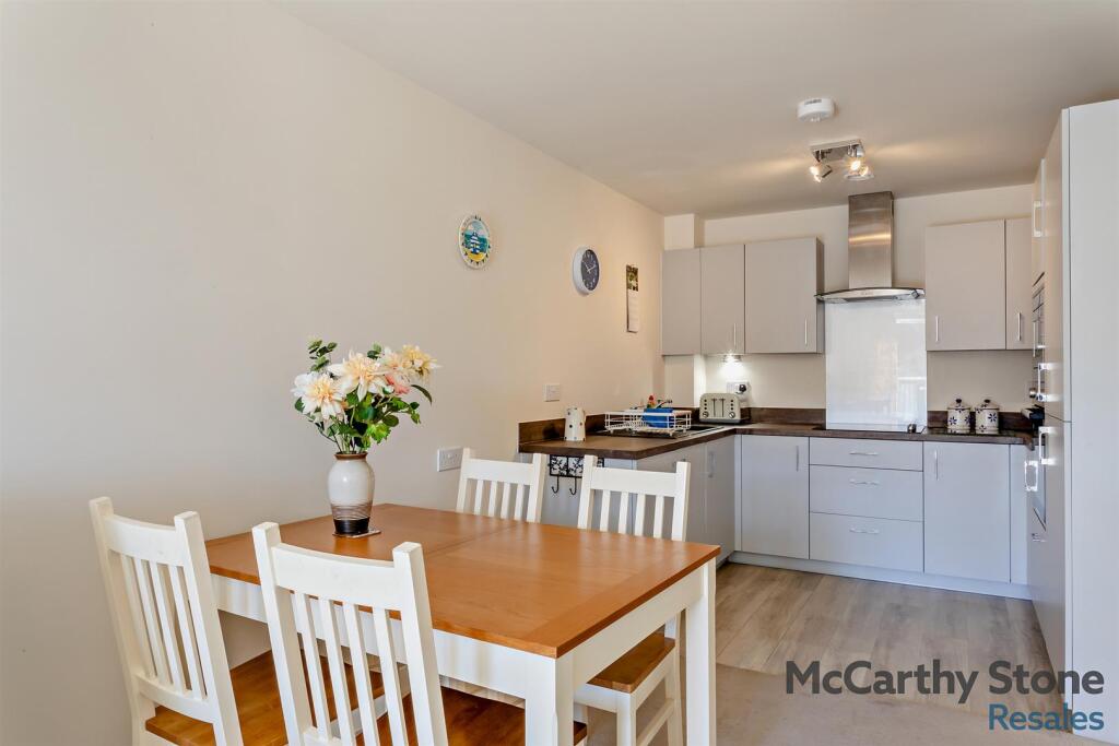 8664839-interior10-800.jpg