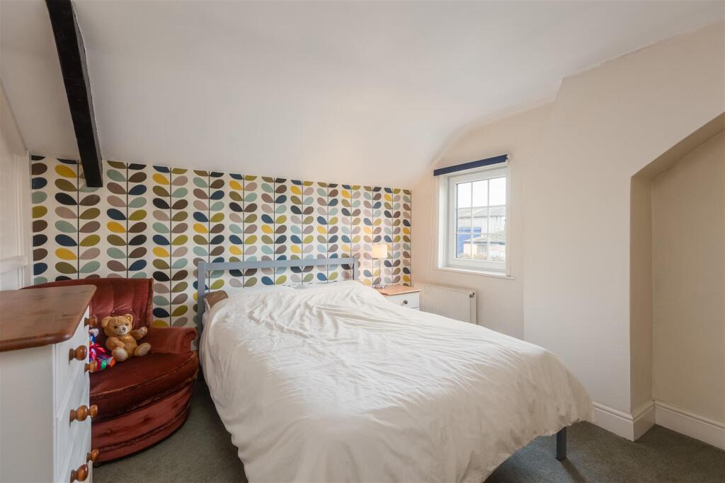 Westgate 25 Bedroom 2.jpg