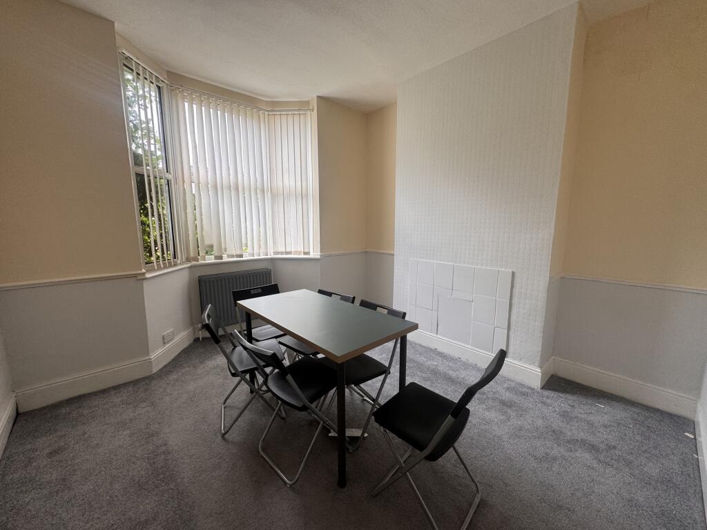 Dining room/fourth bedroom