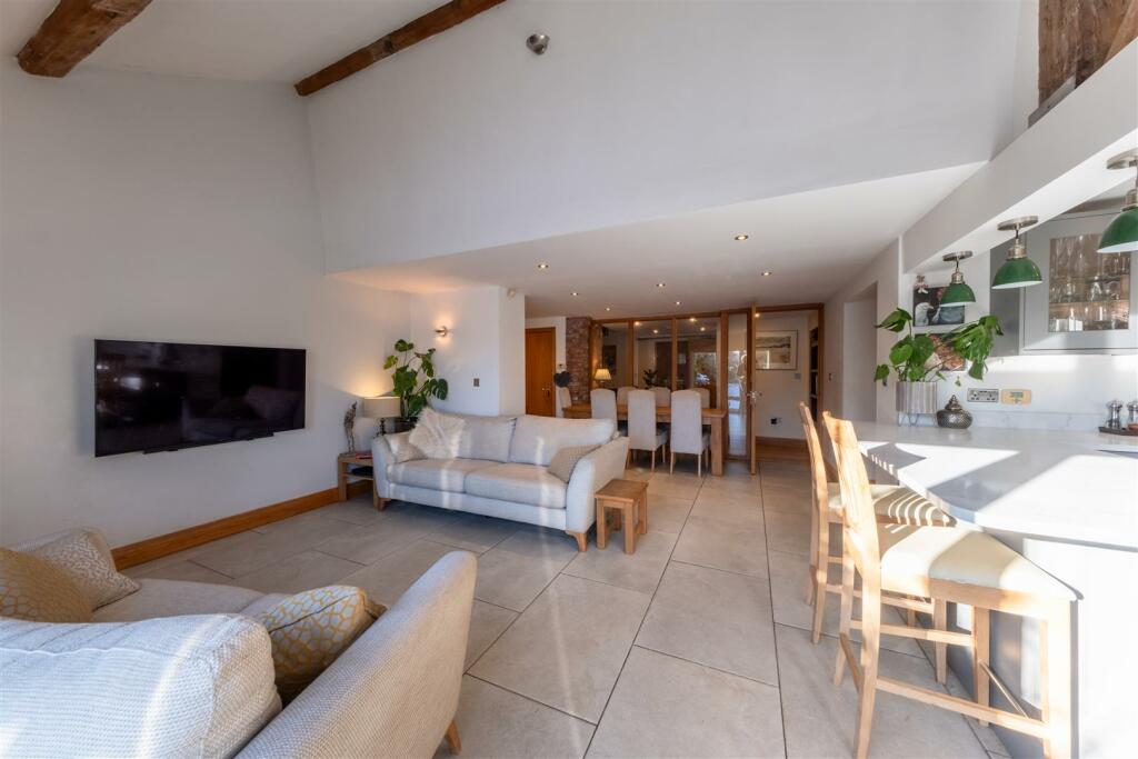 Threshing Barn-007.jpg