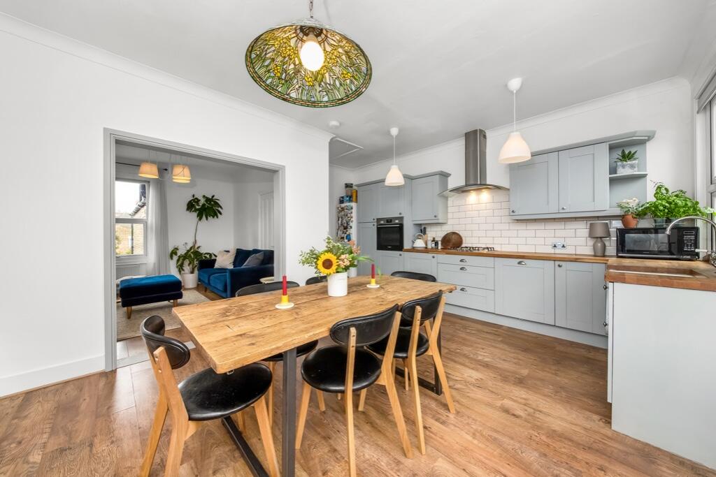 Kitchen diner