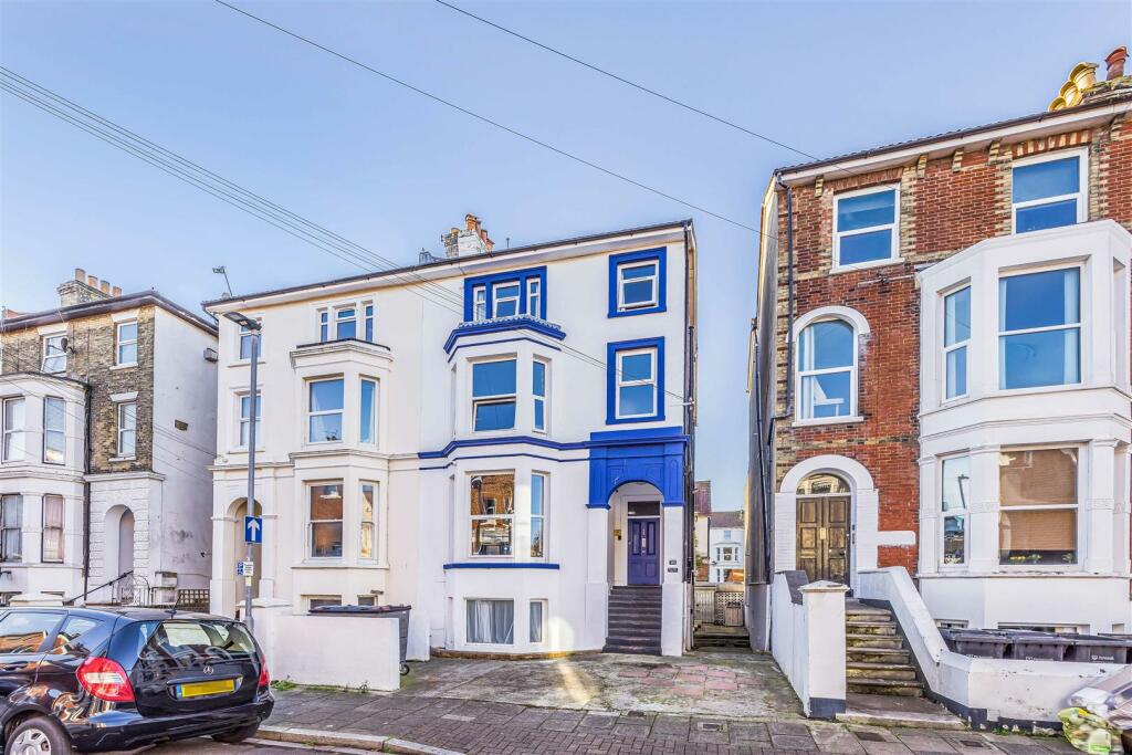 Blue Star House 20 Elphinstone Road, Southsea-Smal