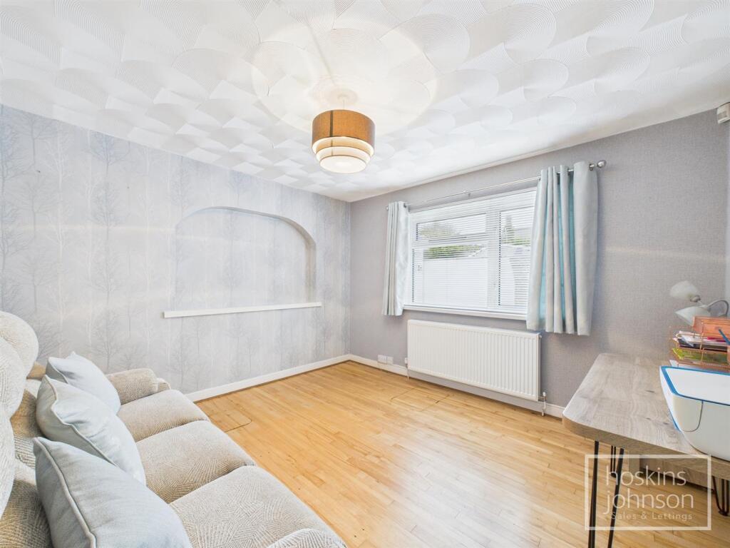 Sitting Room/Bedroom 1