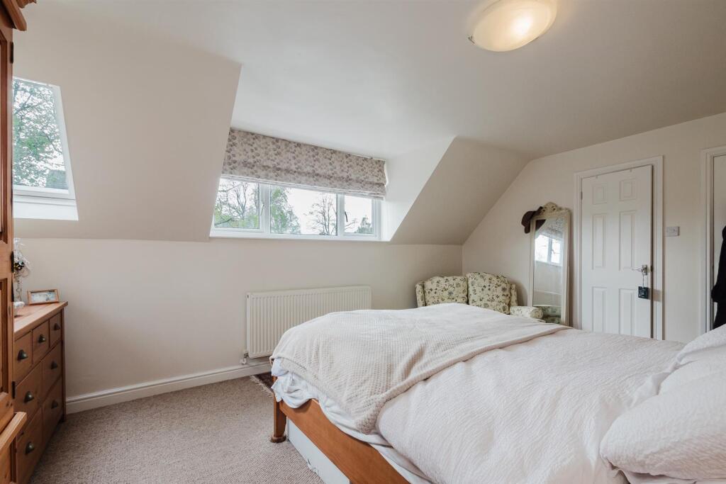 Principal Bedroom 1 Aspect 2