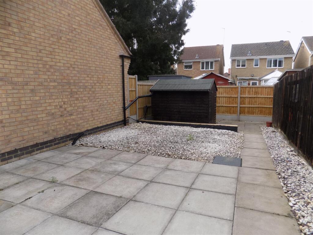 91 Alchester Court - Garden.JPG